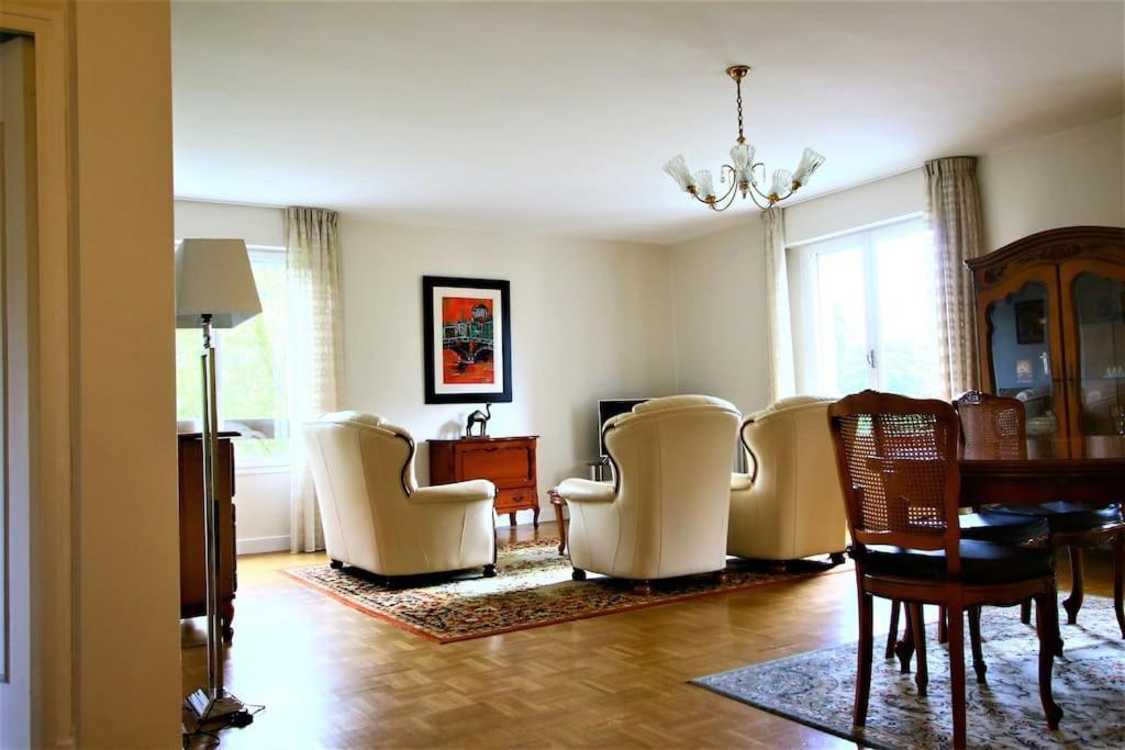 Large 2 Bed-Balcony-7 Mins Walk To Historic Centre Apartment Sarlat-la-Caneda Bagian luar foto