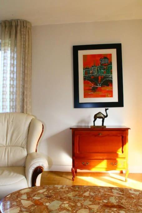 Large 2 Bed-Balcony-7 Mins Walk To Historic Centre Apartment Sarlat-la-Caneda Bagian luar foto