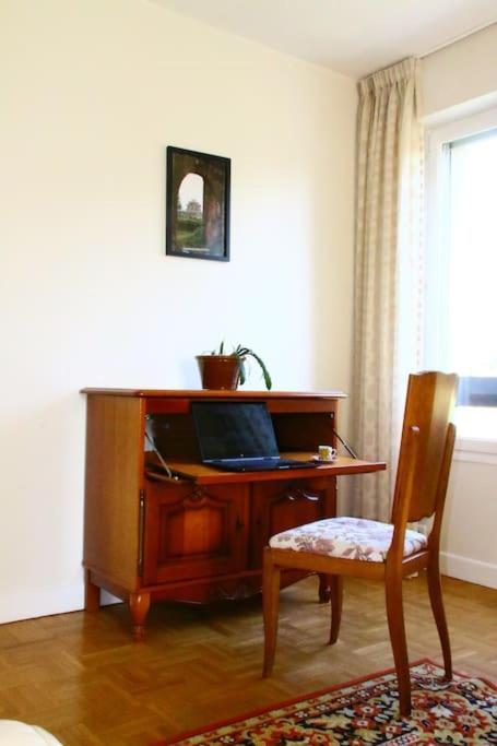 Large 2 Bed-Balcony-7 Mins Walk To Historic Centre Apartment Sarlat-la-Caneda Bagian luar foto